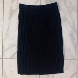 Pencil skirt with slits